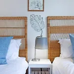 Sea Fever Cottage, Tranquil Beach Home
