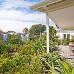 Sea Fever Cottage, Tranquil Beach Home